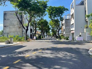 đất nền shophouse fpt kinh doanh hiện hữu, giá 4,9 tỷ, hướng đông có dòng tiền sẵn