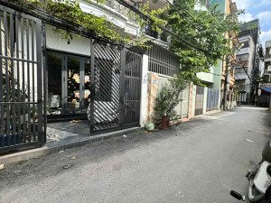 nhà phố lạc long quân - oto vào tận trong nhà - cách oto tránh chỉ 30m