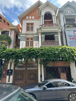 chủ đi định cư cần bán nhà mặt tiền hoa lan - phú nhuận - 8x16m - 4 tầng - hdt 160 triệu -giá 49 ty