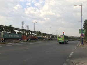 bán gấp nhà xưởng hố nai 3 - 2.400m .giá 8,5 tỷ