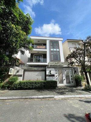 cho thuê biệt thự tại khu đô thị việt hưng 200m2, xây 110m - nội thất đầy đủ như hình