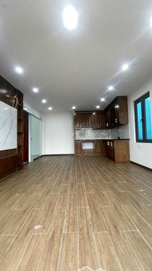 tô vĩnh diện ,diện tích 43m, 6 tầng . mt 6.4m. 19 tỷ thanh xuân