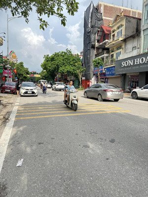 bán lô đất 65m2 uy nỗ vị trí vàng gần phố cao lỗ ô tô tránh kinh doanh đỉnh giá chỉ hơn 5 tỷ.