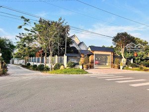 cần bán gấp miếng đất ngay mặt tiền đường nhựa 203m2 .giá 600 triệu thị xã chơn thành bình phước