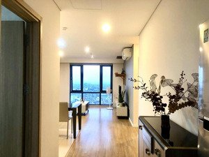 chính chủ cần bán căn mipec. dt 80m2 full nội thất. giá 6,55 tỷ bao phí. lh: 