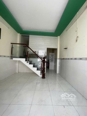 quận 6, nhà 2 tầng, gần mt bà hom, cách 10m ô tô thông, giá rẻ.