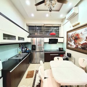 lô góc 2 thoáng, ngõ nông rộng , ba gác đỗ cửa, 38m2+ 5 tầng full nội thất - quan nhân - giá 7.5 tỷ