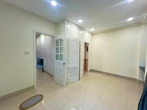 bán nhà đẹp rộng rãi gần biển hòn chồng nha trang , chủ giảm 300 triệu để bán nhanh, ngang rộng 7m