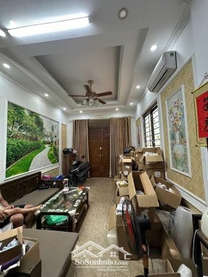siêu phẩm lô góc 2 mặt thoáng, nhà 5 tầng thạch bàn cực đẹp, ô tô 7 chỗ vào nhà. 40m2-7,9 tỷ.