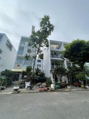 bán lô đất mặt tiền đường lớn 20m sadeco ven sông,(5x18) nằm gần thpt tân phong, giá 15 tỷ