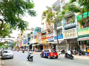 cần bán nhà mặt tiền kinh doanh huỳnh văn bánh, p.11, pn, dt 4x13m - 1 trệt 3 lầu - giá 11 tỷ