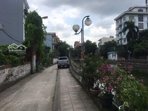 chính chủ bán nhà riêng view mặt hồ tại phúc lợi, giá chỉ 9 tỷ, sổ hồng cất két sẵn giao dịch ngay.
