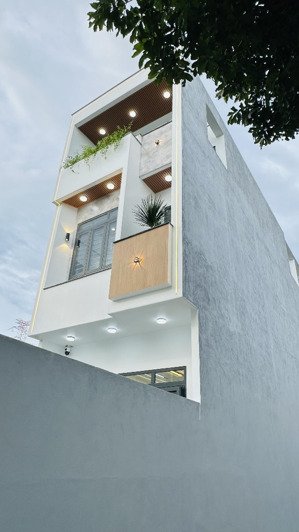 bán nhà mới 3 tầng 4x22m 4 phòng ngủ tại phước tân, đồng nai. sổ riêng full thổ cư , full nội thất
