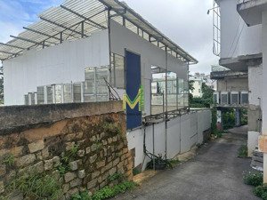 chính chủ cần cho thuê khu đất trống gần 300m2 ngay trung tâm đà lạt view chợ đà lạt.