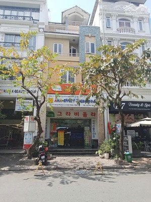 cho thuê nhà riêng tại phú mỹ hưng, tân phong,q7.6pn, 6wc,giá 70 tr/t, dt:111m2. trệt+lững+3 lầu.
