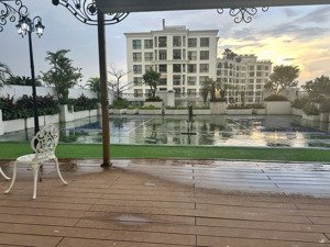 cho thuê căn sân vườn duy nhất tại dự án royal city !! ( tặng kèm 1 sân pickleball riêng )