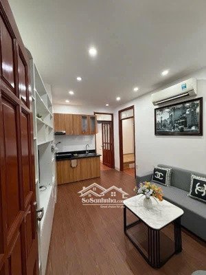 bán căn hộ ccmn 72 nguyễn trãi - royal city 50m2x 2pn giá 1.67 tỷ + ô tô đỗ chân toà nhà,ngay gần