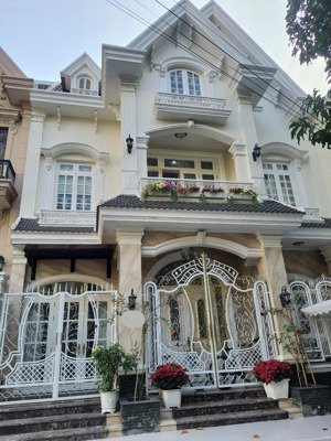 8x22m, 4 lầu, biệt thự hxh 12m khu compound nguyễn trọng tuyển, gần đh tài chính, bán 67 tỷ
