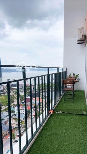 chính chủ bán căn hộ 2pn 76m2 tầng cao ban công dài view biển trung tâm du lịch bãi cháy, hạ long.