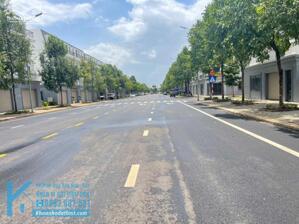 Nhà Mê,5*24,5m,Đường Tôn Đức Thắng,Khu Eco City,Kinh DOanh Tốt,gần Trường Đại Học Buôn Ma Thuột