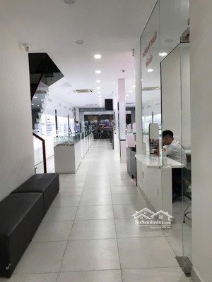 cho thuê nhà mặt tiền cách mạng tháng tám quận 3 ngay khu vp , ngân hàng