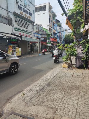 bán nhà quận gò vấp - ngay e - mart phường 14 - 9,8*29m - 3 tầng - chỉ 29,5tỷ tl