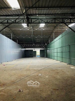 cần cho thuê kho xưởng linh xuân thủ đức ,tải 10 tấn vào tận kho, sẵn điện 3pha , gần quộc lộ 1a