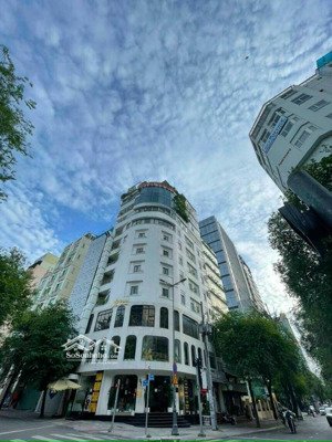 bán tòa nhà góc 2 mặt tiền nam kỳ khởi nghĩa. dt 1372m2(28x49m), 17 tầng, tn 1 tỷ/th. giá 385 tỷ tl