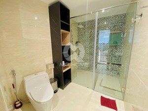 cho thuê căn hilton bạch đằng trước mặt là sông hàn 21 triệu / tháng 60m2