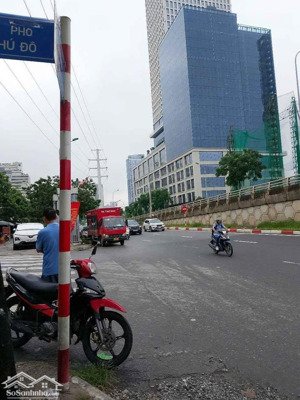 bán gấp - nhà phú đô dân xây - lô góc mặt ngõ, vài bước ra phố, ô tô đỗ gần nhà. chỉ hơn 7 tỷ