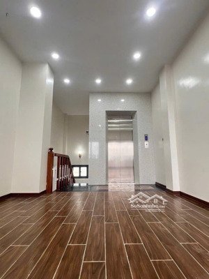 chính chủ bán nhà nguyễn văn cừ 45m 6 tầng thang máy full nội thất cao cấp hàng hiếm 1 căn duy nhất