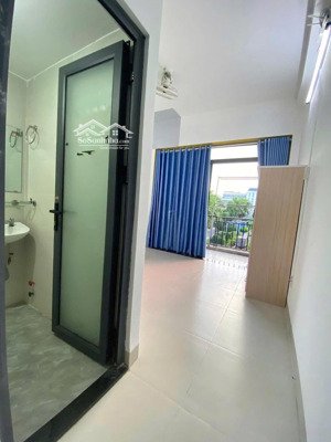 căn hộ 1pn tách bếp ban công sát bên đh văn lang cs3