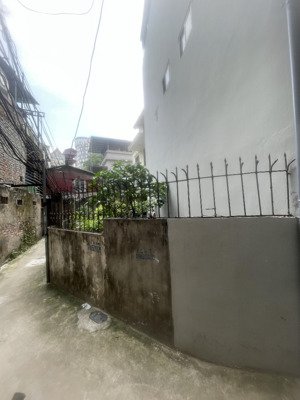 ngõ 36 dịch vọng hậu. chủ gửi bán 34m2 - mặt tiền 4.5m cách ô tô. 50m