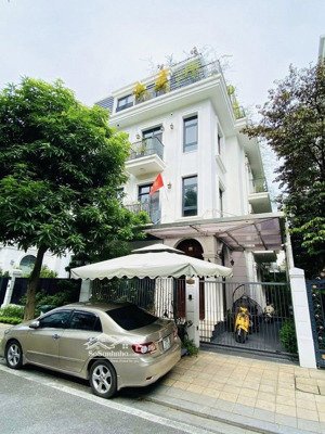 bán biệt thự tại vinhomes green bay mễ trì, giá 105 tỷ, dt 150m2 có thương lượng