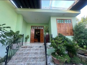 bán biệt thự mini-dt168m2-2t-3pn-ôtô đậu cửa-vĩnh hoà-nha trang-chỉ 3ty950. ngộp bank