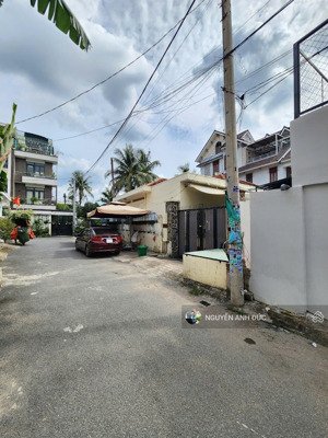 4 lô đất mới tách sổ sẵn. tiện xây nhà. đường nhựa. ngay chung cư linh đông. 5*12m 5.6 tỉ