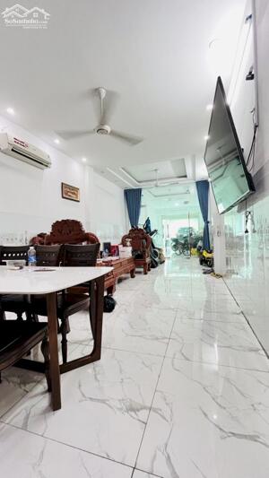 Bán nhà MT Tân Xuân 2,Hóc Môn 3Tx 126 m2 .Giá chỉ 7.65 tỷ (TL)