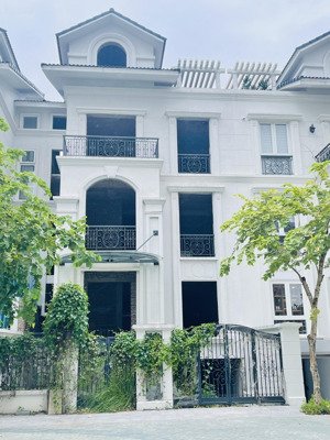 cực hott!! căn liền kề hdi mặt tiền 8.5m sổ đỏ chính chủ sẵn sàng giao dịch 132m2- 39 tỷ