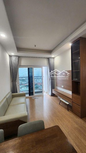 em cần cho thuê căn góc 2pn đẹp moonlight boulevard đầy đủ nội thất 13tr
