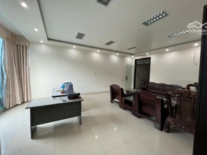 cho thuê tòa nhà 7 tầng mặt đường đông a