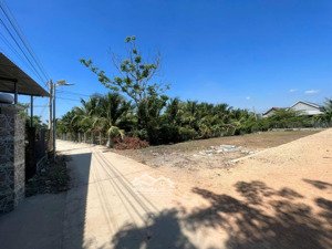 bán đất bắc ninh hòa (xã ninh sơn cũ) gần kcn dốc đá trắng vịnh vân phong chỉ hơn 2,5tr/m2 chút