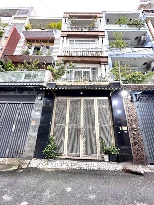 cô lê đi định cư bán nhà bến vân đồn-p2-q4, gần cầu ông lãnh. giá 3tỷ850/77,6m2 đang cho thuê 23tr