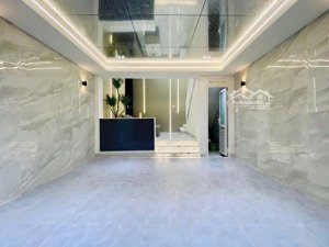 siêu phẩm nhà trung tâm quận 4 hxh 1t2l 5,09 tỷ cho thuê 25tr/ tháng