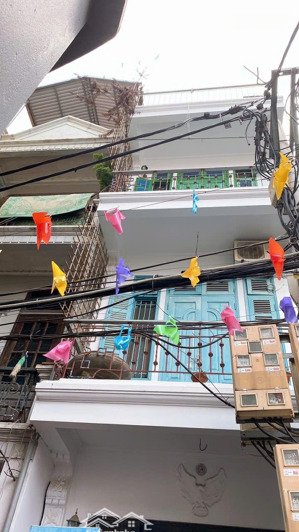 nhà riêng 2.5 tầng - gần chợ, gần trường học, gần công viên...thoáng mát