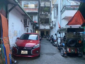 chính chủ bán căn hộ tập thể b12 tầng 5 nghĩa tân cầu giấy - diện tích sổ 23m sử dụng 70m