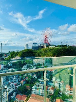 bán nhanh căn hộ 2 phòng ngủ view biển + cầu bãi cháy giá hơn 2 tỉ có sổ 
