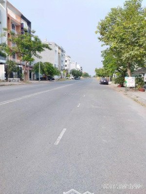 cần bán nền đất 2 mặt tiền khu đô thị cảng cát lái phường cát lái tp hồ chí minh
