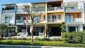 nhà đẹp view hồ bơi và công viên nơi ở tuyệt vời