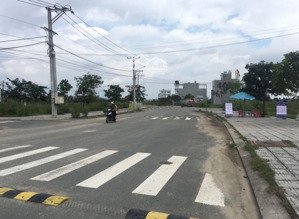 còn vài lô dt lớn ngay kdc đảo kim cương mt long thuận, q9 - 105m2(5x21m). sổ hồng riêng