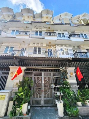 nhà hẻm 8m- 1 sẹc nguyễn oanh p17 ( 4*16m ) 3 lầu 4pn-5wc- mới sơn sửa - bảo vệ 24/24